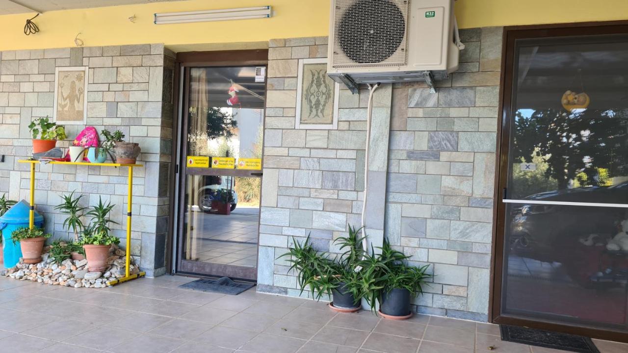 Villa George - Family Holidays Néa Mákri Exterior foto