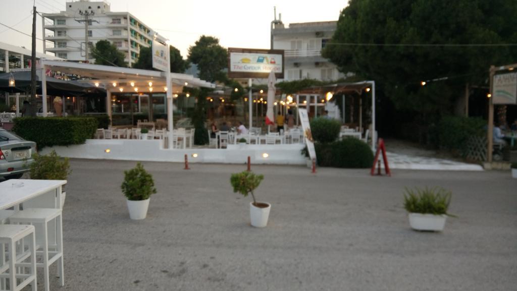 Villa George - Family Holidays Néa Mákri Exterior foto